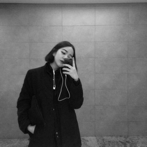 女生冷酷无情霸气黑白头像图片