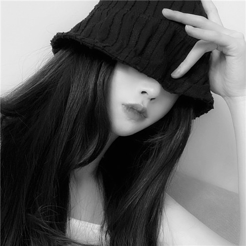 女生冷酷无情霸气黑白头像图片