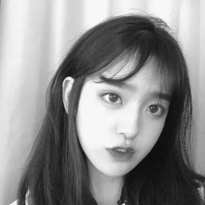 黑白女头可爱真人图片