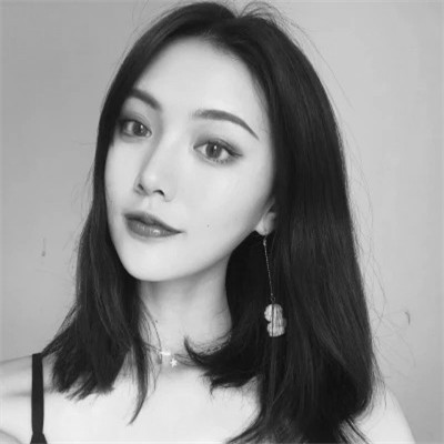 黑白女头可爱真人图片