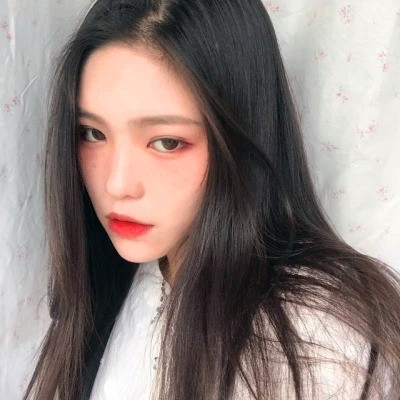 2025最火爆微信头像女生可爱真人图片