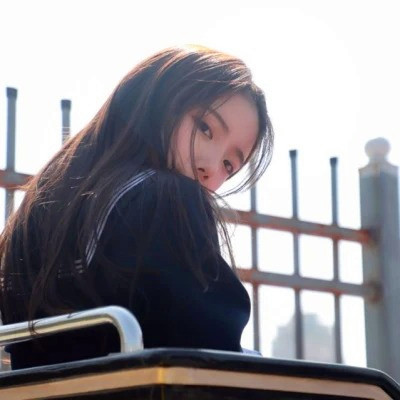 2025最火爆微信头像女生可爱真人图片