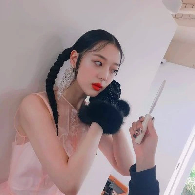 2025最火爆微信头像女生可爱真人图片