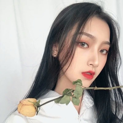2025最火爆微信头像女生可爱真人图片
