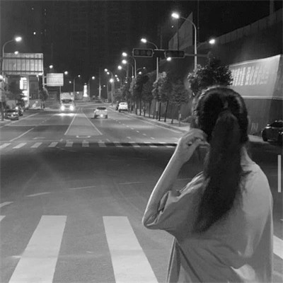 QQ黑白头像女生高级高清图片