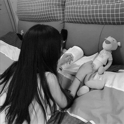 QQ黑白头像女生高级高清图片