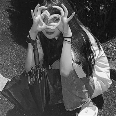 QQ黑白头像女生高级高清图片