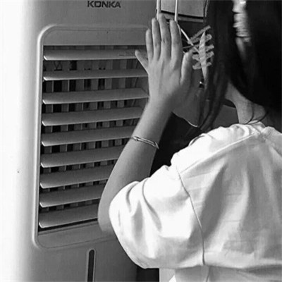 QQ黑白头像女生高级高清图片