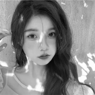 QQ黑白头像女生高级高清图片