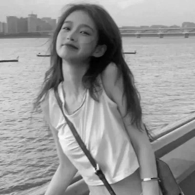 QQ黑白头像女生高级高清图片