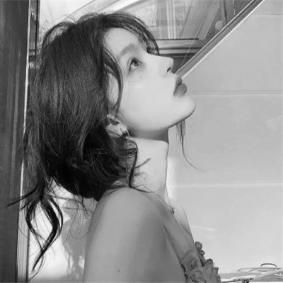 QQ黑白头像女生高级高清图片