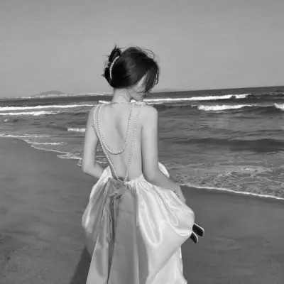 QQ黑白头像女生高级高清图片