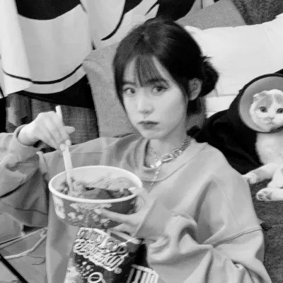 QQ黑白头像女生高级高清图片