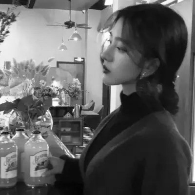 QQ黑白头像女生高级高清图片