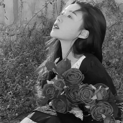 QQ黑白头像女生高级高清图片