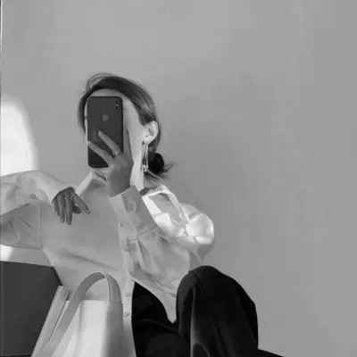 QQ黑白头像女生高级高清图片