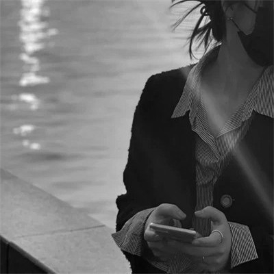 QQ黑白头像女生高级高清图片