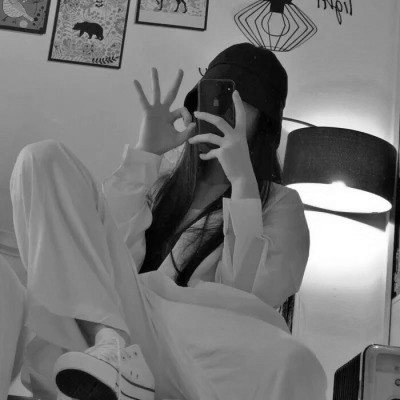 QQ黑白头像女生高级高清图片