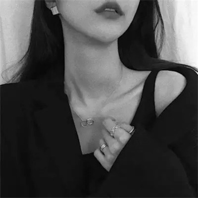 QQ黑白头像女生高级高清图片