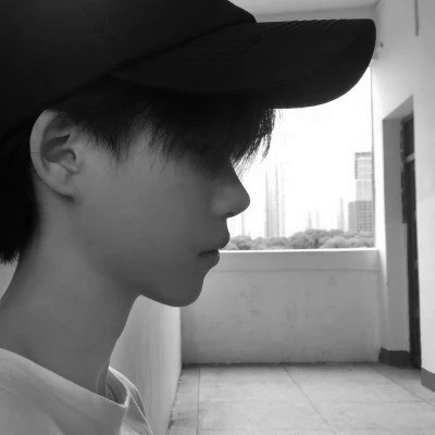 男生头像高级真人黑白图片