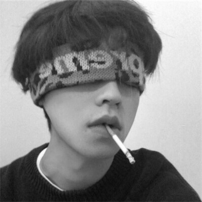 高质量黑白男生头像图片