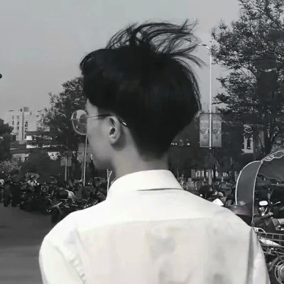 2025最好看的男生微信头像图片