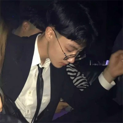 2025最好看的男生微信头像图片