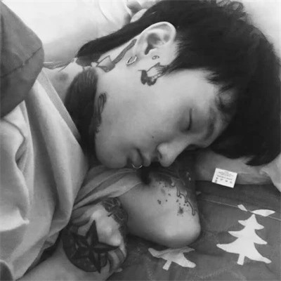 男生头像 痞帅 黑白