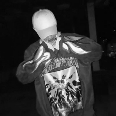 男生头像 痞帅 黑白