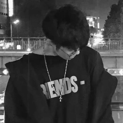 男生头像 痞帅 黑白