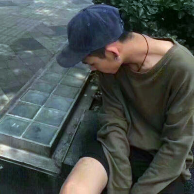 2025超拽的头像男真人好看图片