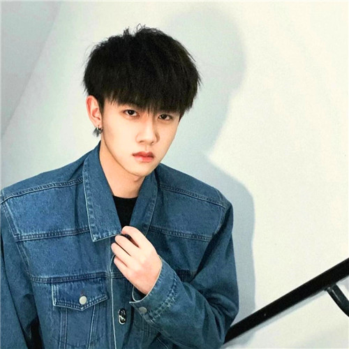 2025头像男高级帅气图片