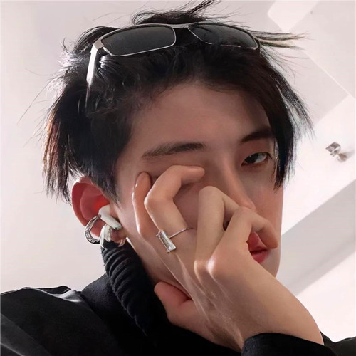 2025头像男高级帅气图片