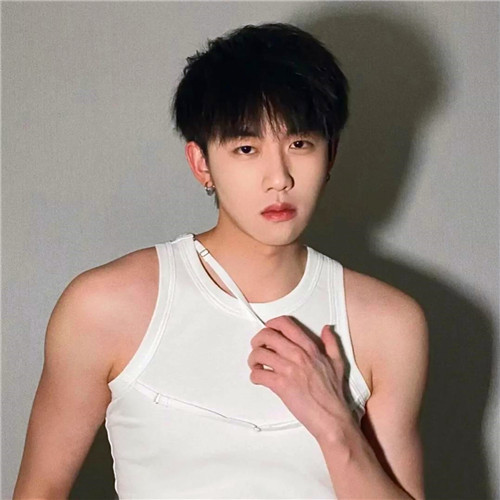 2025头像男高级帅气图片