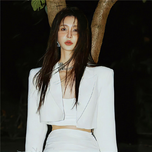 高级感满满酷酷的拽姐女生头像图片