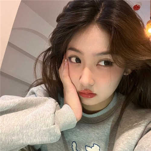 2025头像女高清真人图片