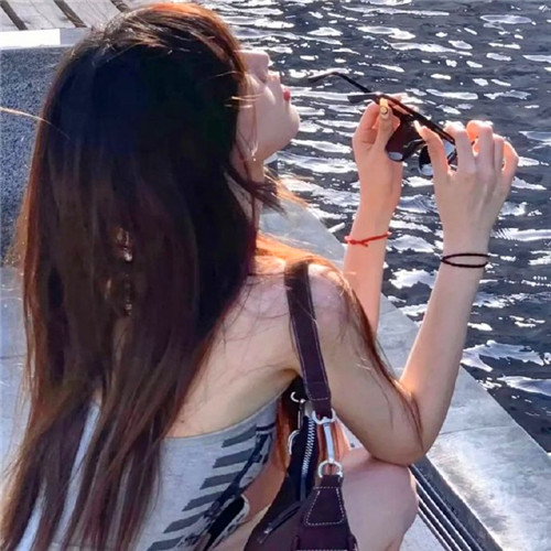 2025头像女高级感小众图片