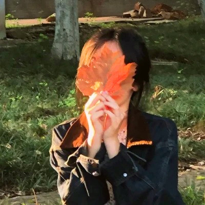 盘点那些让人破防的伤感emo头像图片
