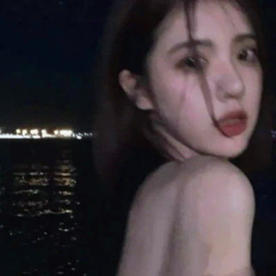 盘点那些让人破防的伤感emo头像图片