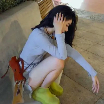 盘点那些让人破防的伤感emo头像图片