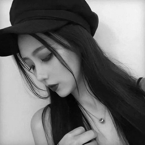 女生头像慵懒偏冷淡风黑白图片