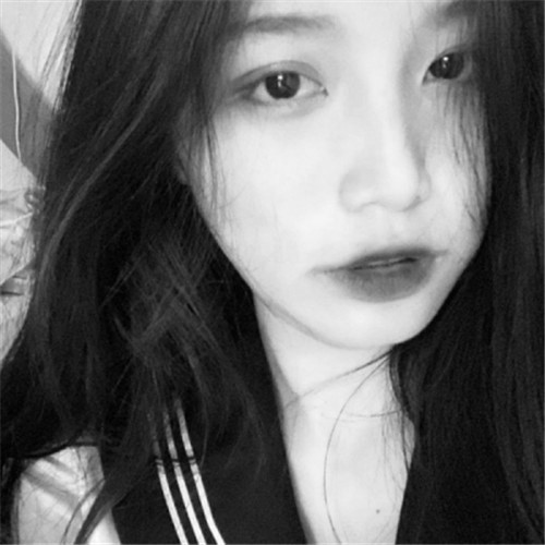 女生头像慵懒偏冷淡风黑白图片