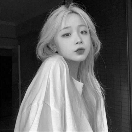 女生头像慵懒偏冷淡风黑白图片