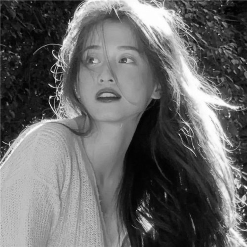 女生头像慵懒偏冷淡风黑白图片