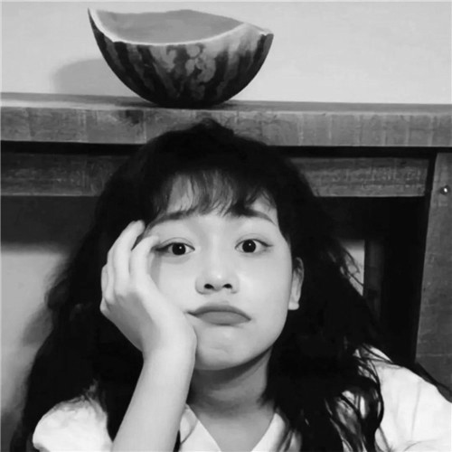女生头像慵懒偏冷淡风黑白图片