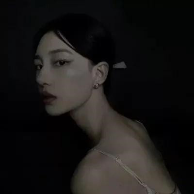 女生微信头像慵懒偏冷淡风图片