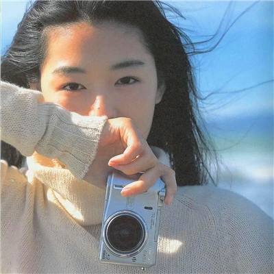 慵懒偏冷淡风女生头像真人图片