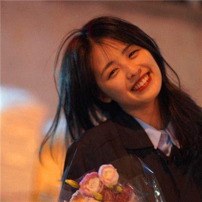 慵懒偏冷淡风女生头像真人图片