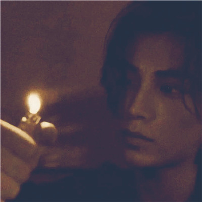 复古胶片感男生头像图片