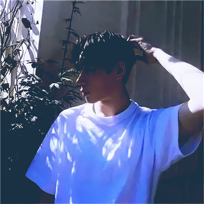 复古胶片感男生头像图片